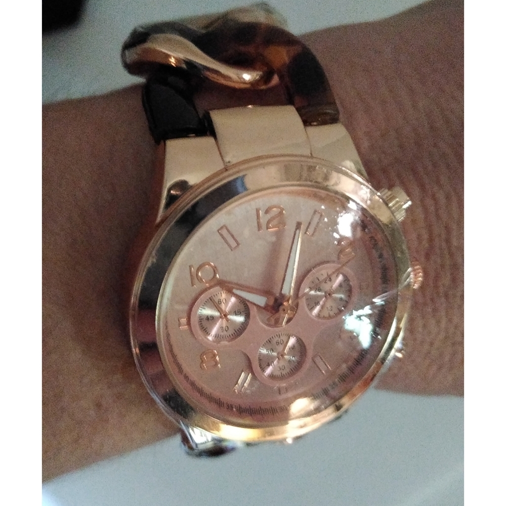 Tortoise Link Goldtone Chrono Watch
